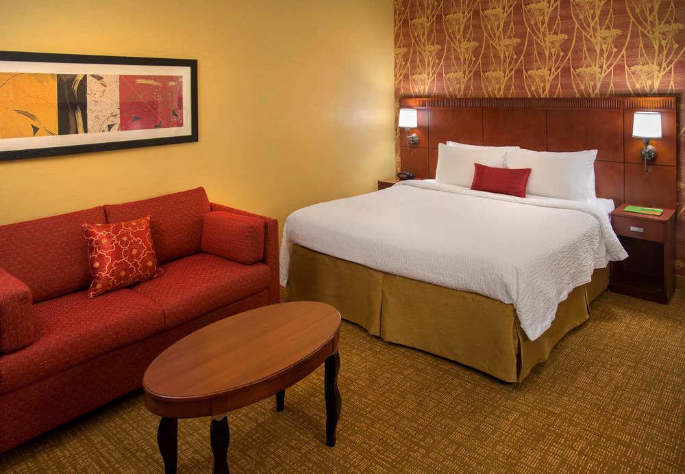 Courtyard By Marriott Poughkeepsie Hotel Exterior photo