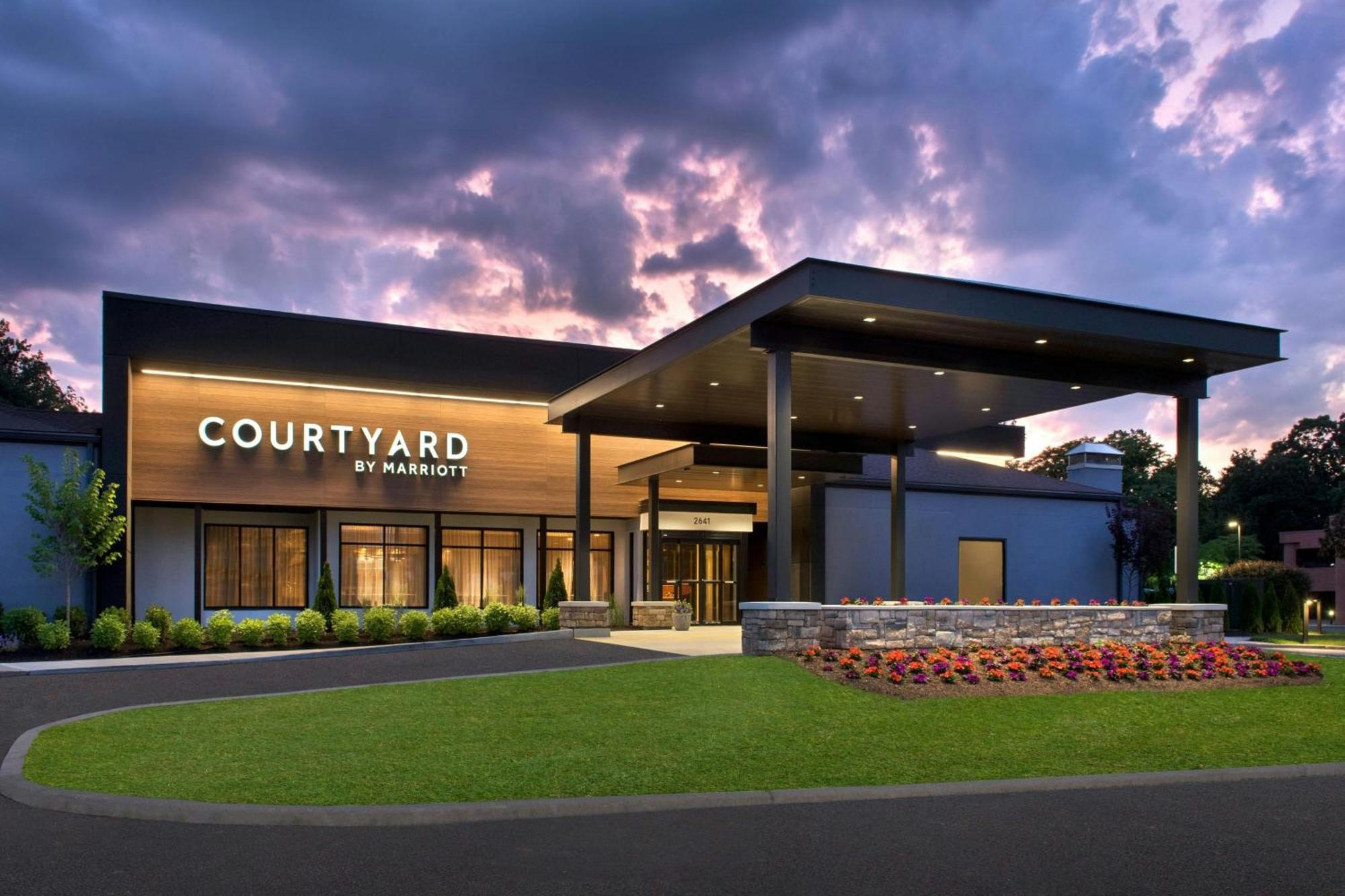 Courtyard By Marriott Poughkeepsie Hotel Exterior photo